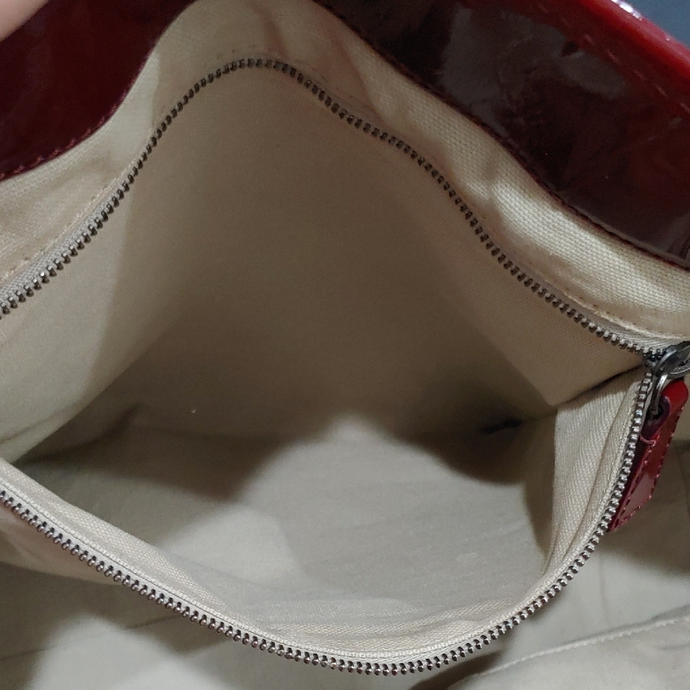 Burberry Red and Cream Heart Tote - Picture 8 of 12